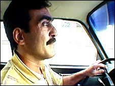 بزرگمهر در نمایی از فیلم"عارف به توان دو" ساخته "نادر داوودی"