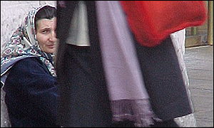 Rumunské uprchlíky v žebrání školí zločinecké gangy