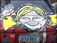 Carro com desenho da Hillary (foto: Bruno Garcez)