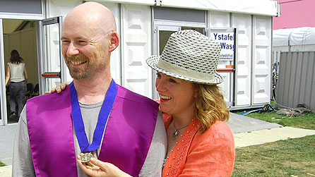 Dyfed a'i briod Marnie