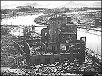 هيروشيما و تنها ساختمان برجای مانده پس از بمباران اتمی