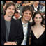 Salles (esq) e os atores Gael Bernal e Mia Maestro, em Cannes