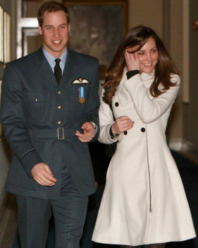 一對恩愛夫妻，到明年夏天，將是一對現代父母。