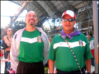 两位墨西哥盲人球迷