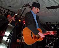 Union avenue at the Twa Tams