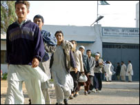  رہا ہونے والے افغان شہری