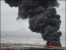Quema de crudo en el Golfo de México