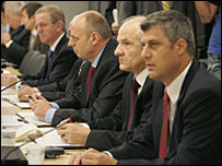 Delegacioni shqiptar në një takim më të hershëm për statusin e Kosovës