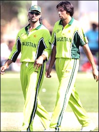 शोएब अख़्तर और मोहम्मद आसिफ़