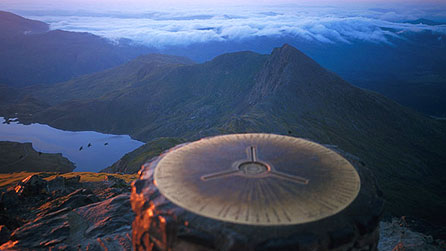 Eryri o gopa'r Wyddfa