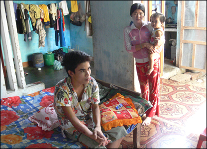 Huỳnh Văn Hưng và vợ con