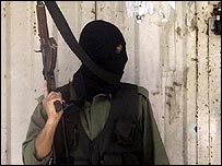 हमास का एक बंदूकधारी