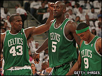 پائو گاسول در حال دفاع