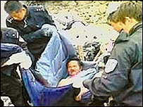 نجات یک پیرمرد هشتاد ساله از زیر آوار