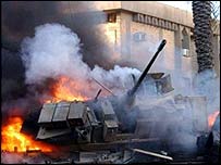 خودرو زرهی آمريکايی در بغداد