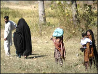  سوات سے نقل مکانی کرنے پر مجبور ایک خاندان
