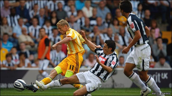 Damian Duff equalises for Newcastle