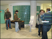 У кој кафиќ искачаме вечер?