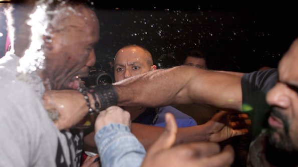 David Haye(right) punches Dereck Chisora