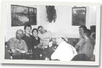 Sgwrs ddifyr a pheint.