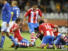 فرحة باراجواي بعد الهدف الأول