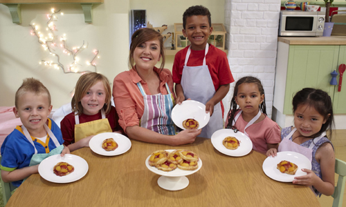 Katy Ashworth with children from I Can Cook
