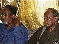 Líder local Musa Sudi Yalahwo e o presidente somali, Abdullahi Yusuf