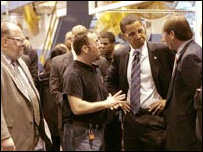 Obama Detroit'te otomotiv çalışanları ile birlikte