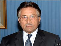 Musharraf deixou o comando das Forças Armadas