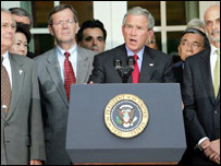 बुश ने तबाही का जायज़ा लिया