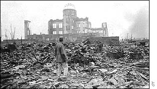 6. srpna 1945 svhrly USA atomovou bombu na japonské město Hirošima