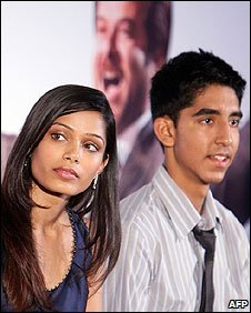 Hai diễn viên chính trong phim Slumdog Millionaire 