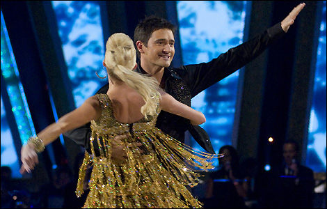 Tom and Camilla performed to Sam Sparro's 'Black and Gold'