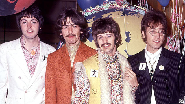 Paul McCartney, George Harrison, Ringo Starr và John Lennon