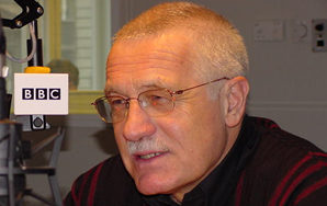 Také Klaus si myslí: minulost se nemá znovu otvírat