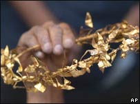 Zlatý vavřínový věnec, nalezený v hrobce thráckého krále