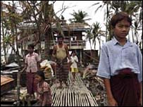 Sobreviventes aguardam ajuda no delta do Irrawaddy