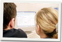 Plant wrth gyfrifiadur