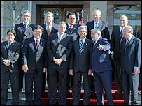 Presidentes que participam da cúpula do Mercosul para foto oficial em Montevidéu