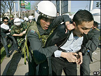 Bişkek'de dün yapılan gösteri