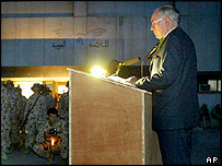 हॉवर्ड ऑस्ट्रेलियाई सैनिकों के साथ बग़दाद में