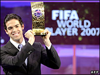 Kaka nhận giải thưởng