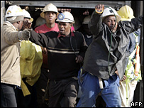 کارگران معدن طلا در آفریقای جنوبی