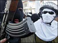 اعضای جنبش فتح در تظاهرات بزرگداشت سالگرد پايه گذاری جنبش