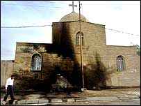 Jeden z poničených kostelů v Bagdádu