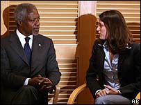 Annan e familiar de soldado capturado