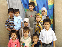 Ўзбекистонлик муҳожирлар фарзандлари(Алишер Соипов олган сурат)