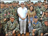 O presidente Uribe e a ministra da Defesa Marta Lucia Ramírez