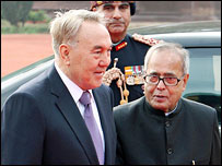 गणतंत्र दिवस के अतिथि के साथ प्रणब मुखर्जी