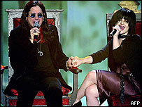 Ozzy e sua filha Kelly Osbourne regravaram a música ''Changes''
